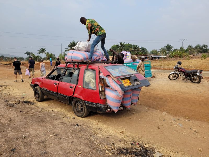 Togo volles Auto 207.jpg